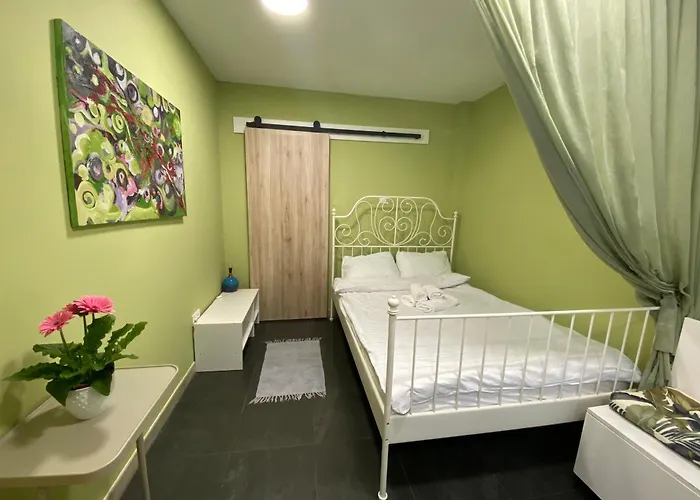 Nirvana's Compact Studio Appartement
