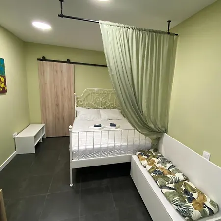 Nirvana's Compact Studio *