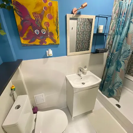 Apartment Nirvana's Compact Studio *